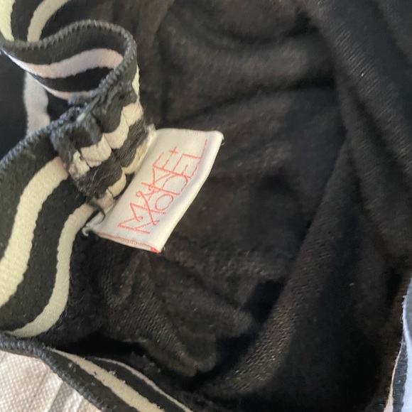 Make + Model lightweight - Picture 2 of 2